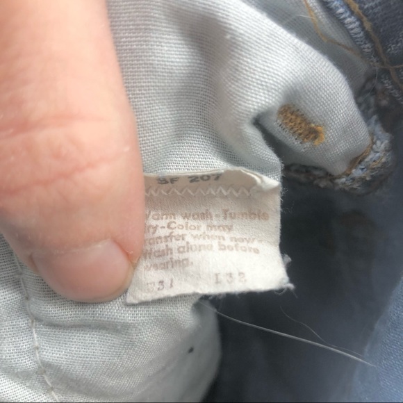 Levi’s VINTAGE Light Wash Bellbottom Jeans Size 30 Waist (Size 5-8 in Women’s) - Picture 2 of 13